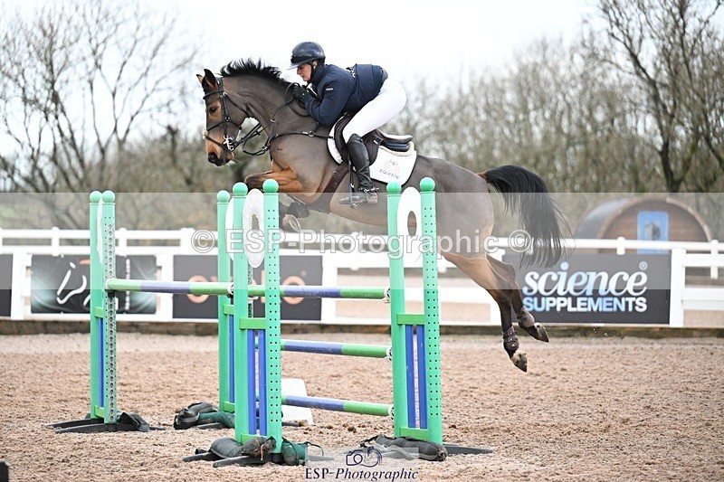 251206-134759-01181 - Cls 13 Snr Foxhunter and 1.20m