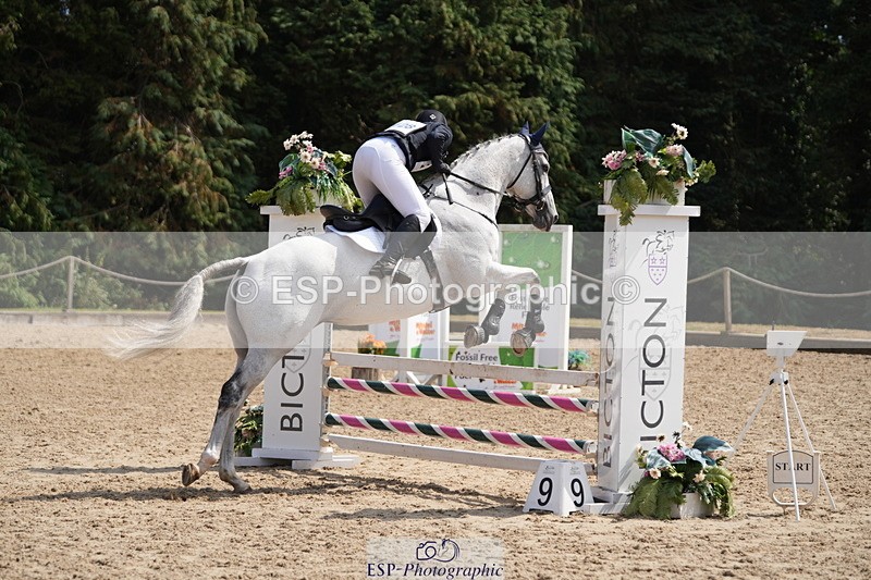 250824A-134823-37679 - 2128-Emily.Jones-Chesham.Rose