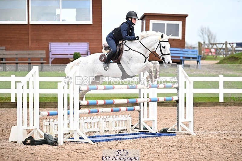 251206-135335-01205 - Cls 13 Snr Foxhunter and 1.20m
