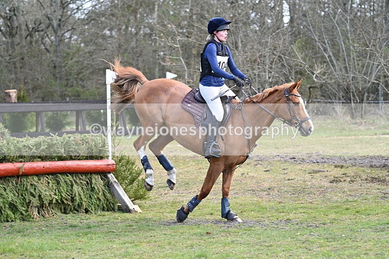 WJ7_0064 - Time 10:13 to 10:38 Times at the Fence