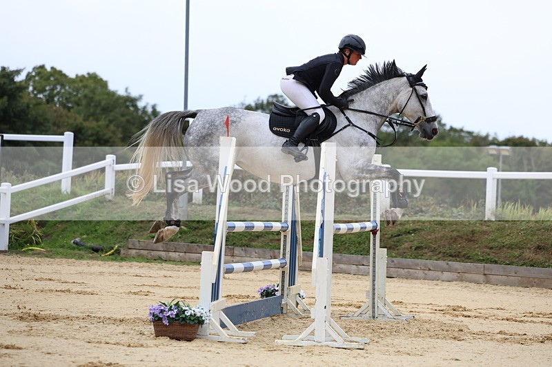 3E7A3165 - Class 8: Senior Newcomers/1.10m open
