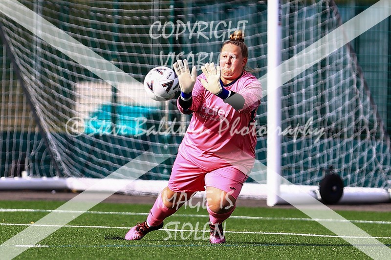 1DX30750 - 2025-10-05 FC Abbey Meads Ladies V Purton  Kingsdown FC Ladies