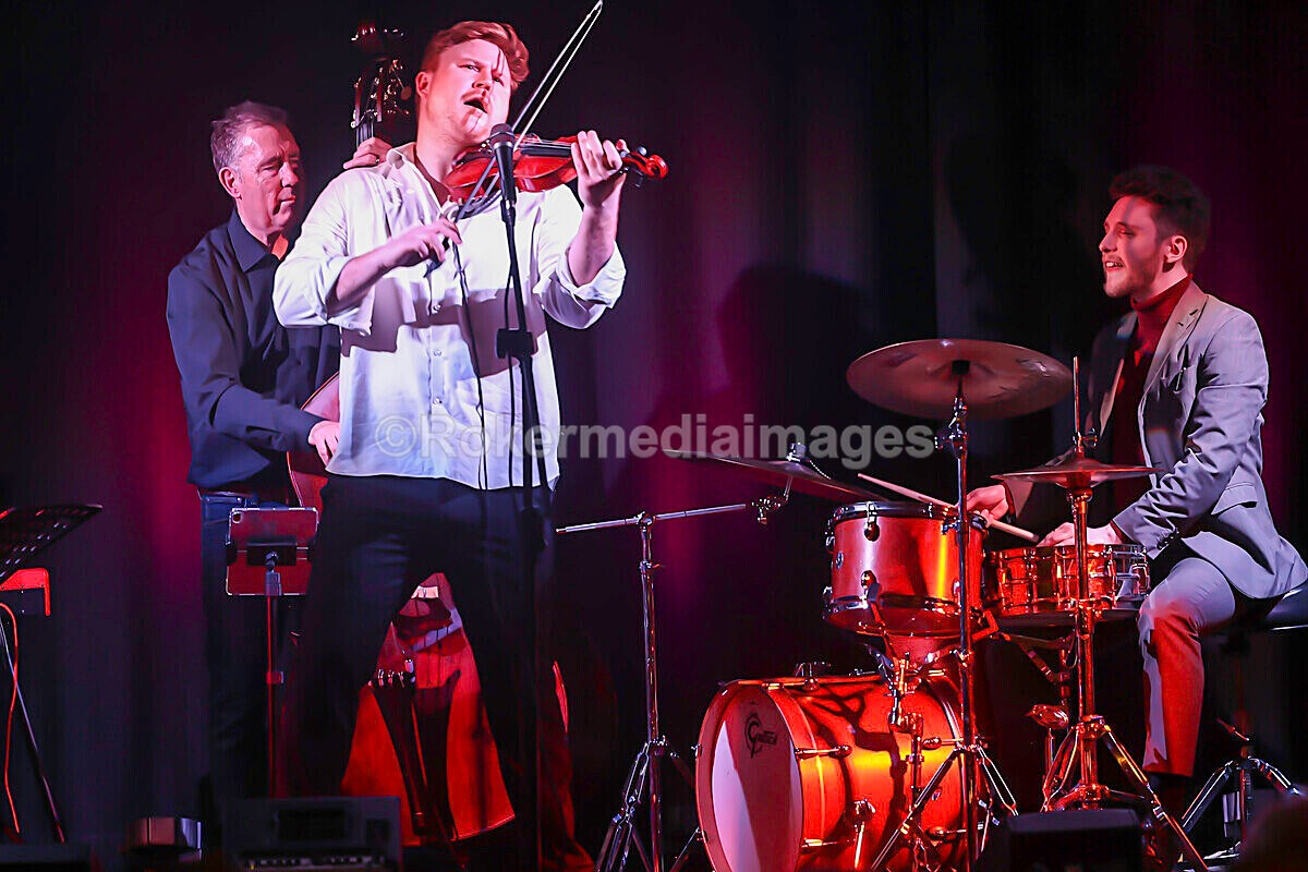 AMP  Ben-90 - AMP TRIO + Ben Holder