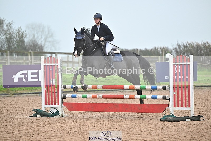 241103A-102057-06620 - SUN Cls 18 British Novice and 90cm Open