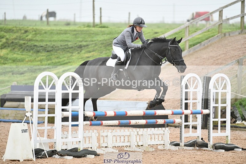 241102A-113350-04327 - SAT Cls 9 British Novice and 90cm Open