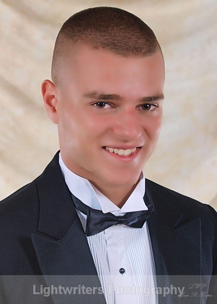 Cody 32_5x7 - HighSchoolSeniorSamples