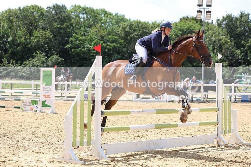 3E7A0430 - Class 9: Senior British Novice/90cm open