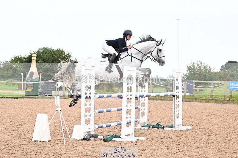 240828A-160717-01285 - Cls 5 Snr Foxhunter and 1.20m Open