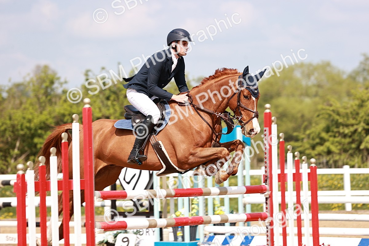  - Class 26 - Senior Foxhunter - 1.20m