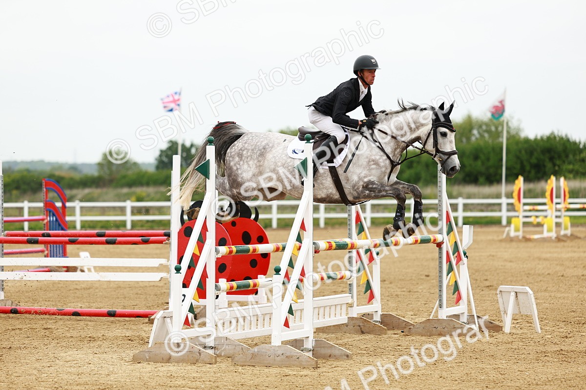 SBM_001013 - Class 4 - Senior Newcomers - 1.10m