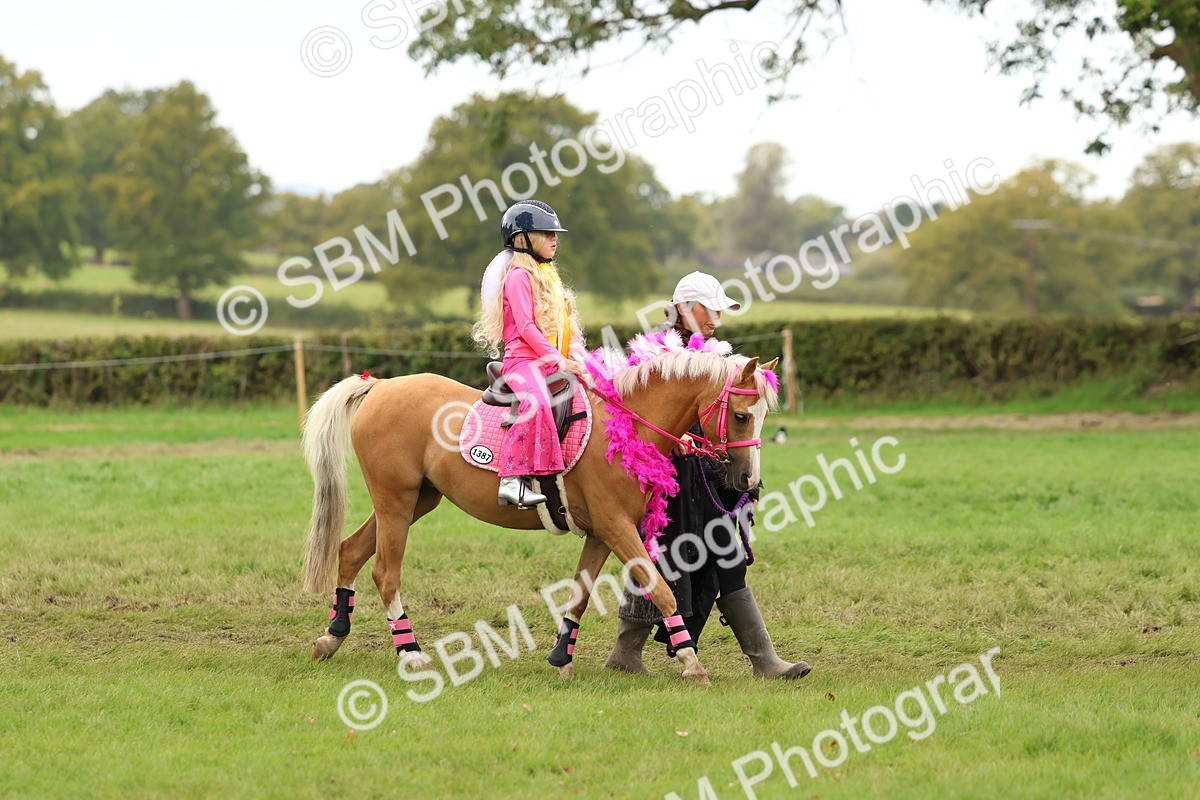 SBM_61732 - S37a - Fancy Dress Showing
