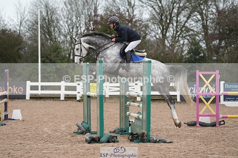 251109-111939-03523 - Cls 20 Newcomers and 1.10m Open