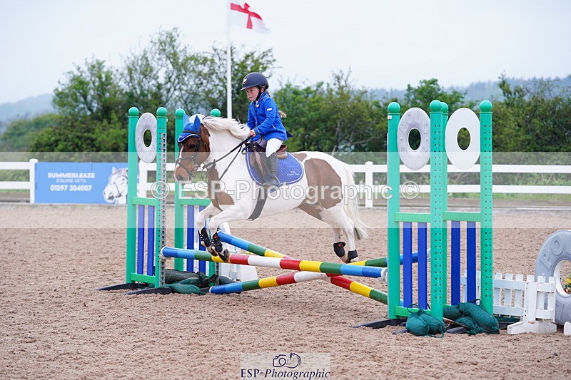 240505A-082806-03842 - Cls 11 Clear Round 50cm