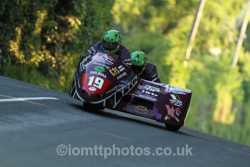 Carl Fenwick / Phil Knapton Yamaha / P&H Construction Services Ltd - Friday Practice - Sidecars