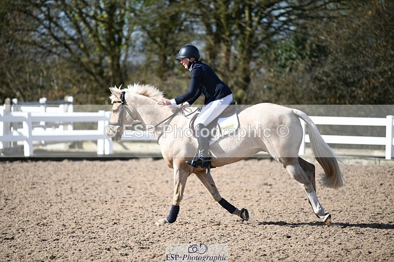 250330-103605-06187 - Cls 32 British Novice and 90cm