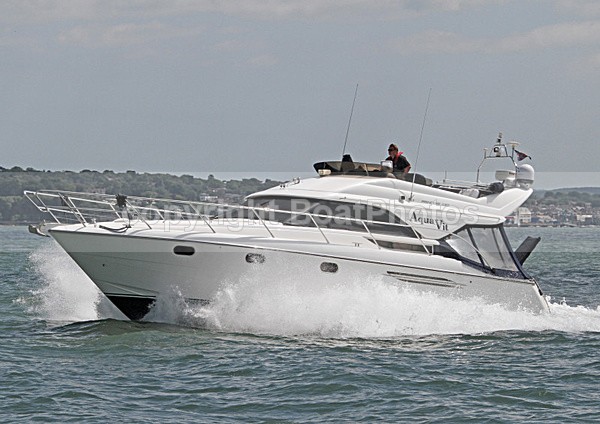 100620 AQUA VIT IMG_4346 - Flybridge Cruisers