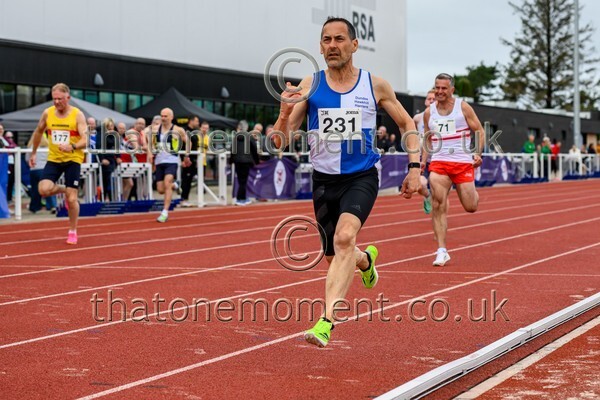 ComMast25-919474 - Track Male Set One