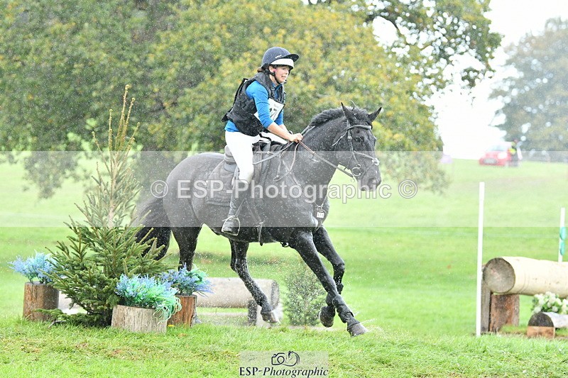251025A-133123-20019 - F-470-Hannah.Cliffe