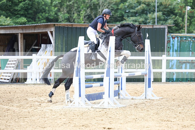 3E7A3090 - Class 4: Senior British Novice/90cm open