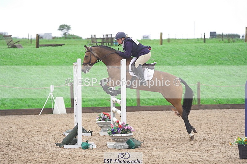 230924A-112704-04552 - 100 SJ 11.00 to 12.00