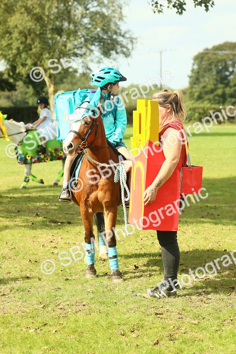 SBM_63640 - S35 - Fancy Dress Showing