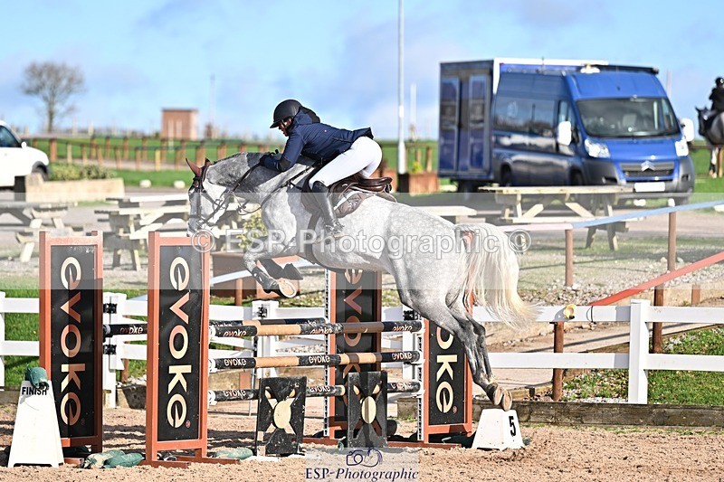 251119-131340-00436 - Cls 4 Newcomers and 1.10m Open