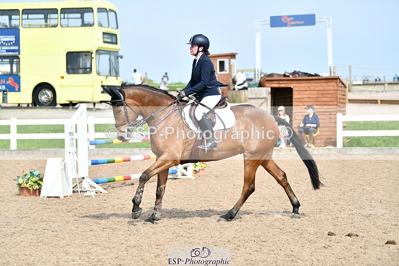 240511A-155836-14240 - Cls 25 British Novice and 90cm Open