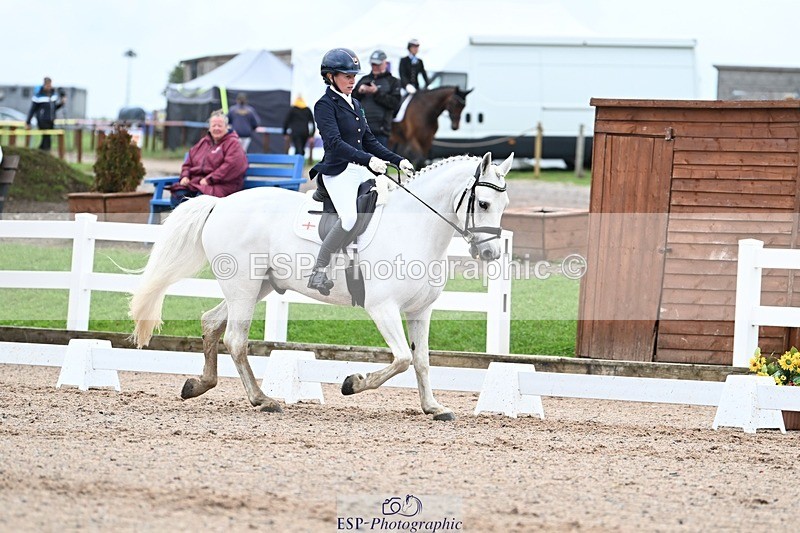 250907-124118-08409 - 067-Laura.PercyConobola.Cascade