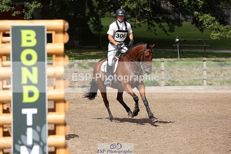 240804-104510-11260 - 306-Rupert_Batting-COOMBELAND_ALBERTS_RUMOUR_II