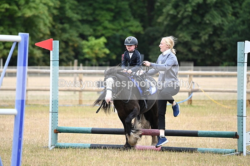 WJ6_9535 - Class 12 Minimus Jumping 45cm