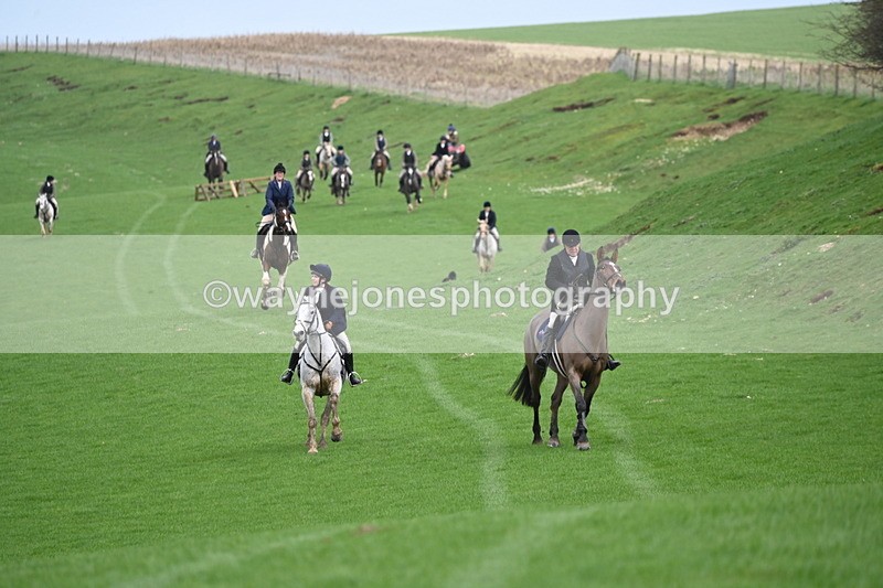 WJ6_9243 - Line Three