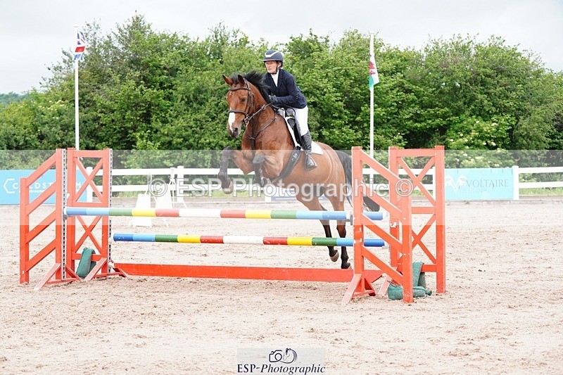 250524-114514-06428 - Cls 21 A&B Snr Disco & 1.00m Open