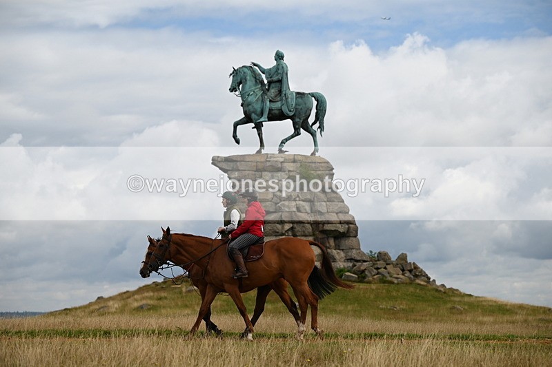 DSC_4062 - Time at Statue 09:50 to 11:09
