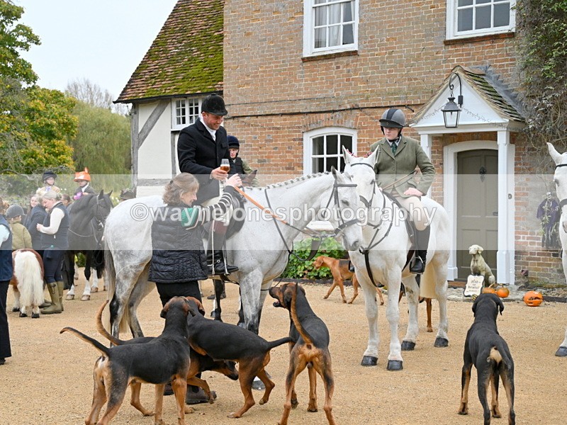 WJ7_6218 - Berks & Bucks - Children's Meet - The Old Farmhouse – Steventon.