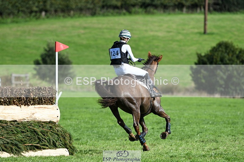 251024A-121246-09210 - B-124-Sophie.Lamb