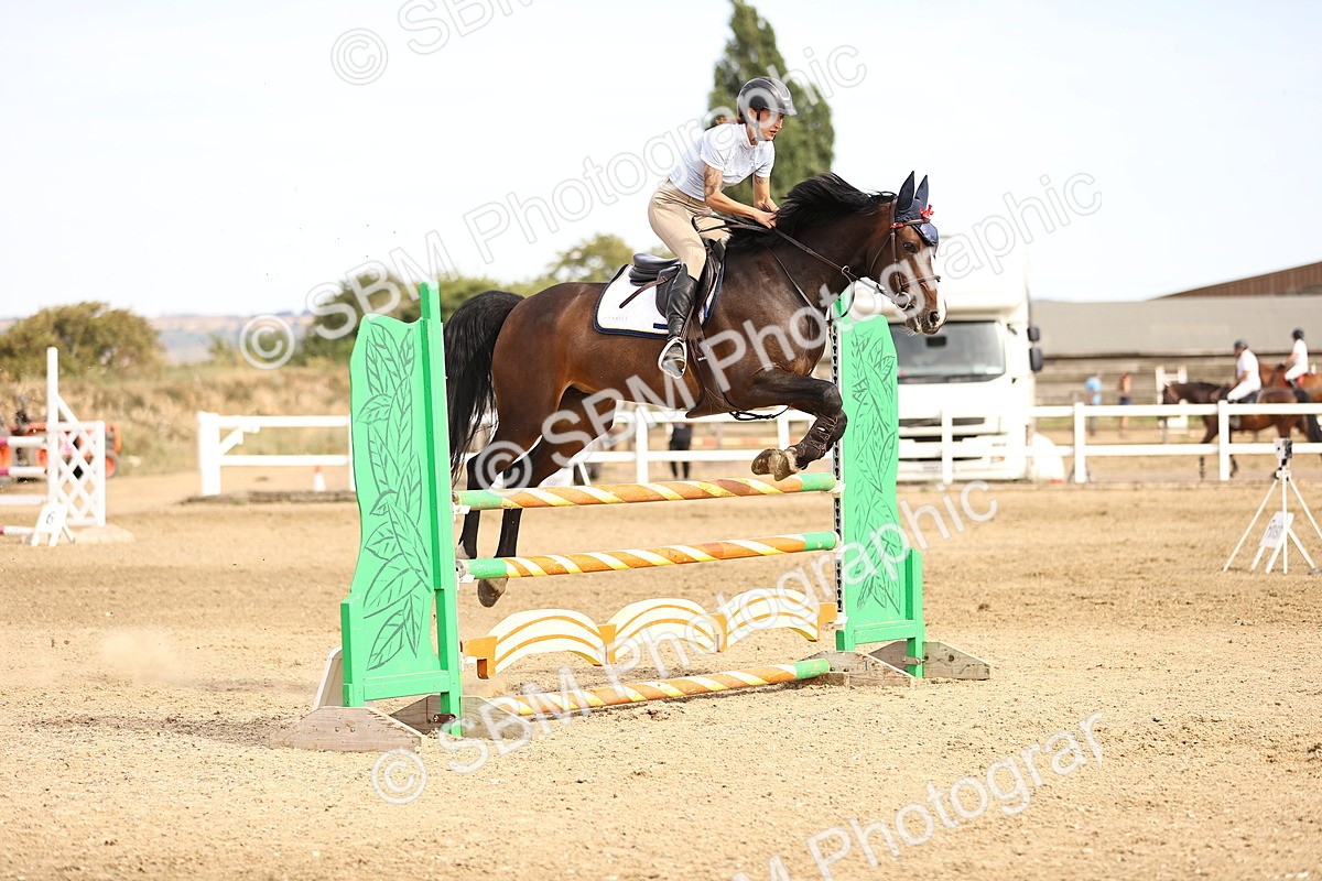 SBM_001585 - Class 6 - Senior Newcomers 1.10m