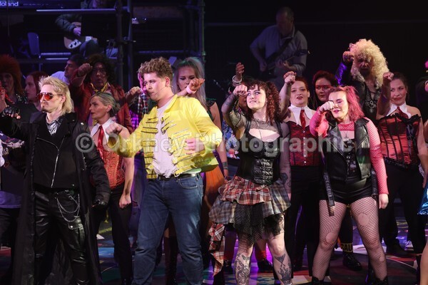 DAD13311 - We Will Rock You