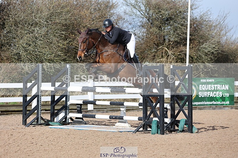 240223A-114042-00926 - Cls 4 Snr 1.05m Open