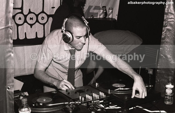 01 edan - Friends-&-Family @ the-roadhouse 16.11.02