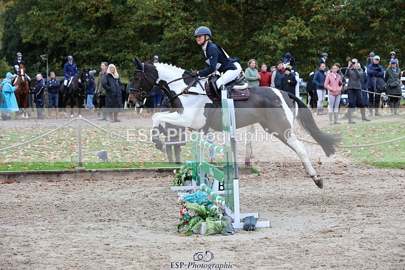251026A-140333-26188 - G-552-Rachael.Whittaker