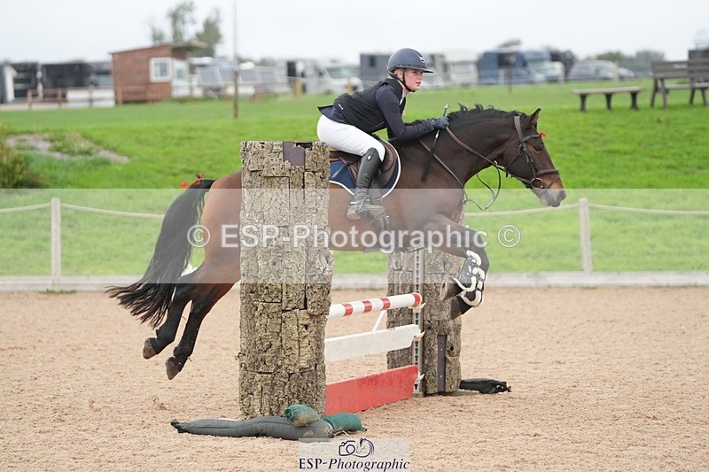 250920-101143-00566 - Cls 5 Pony British Novice and 80cm