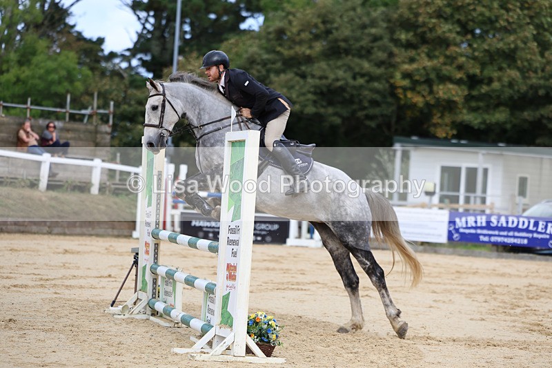 3E7A2190 - Class 4: Senior British Novice/90cm open