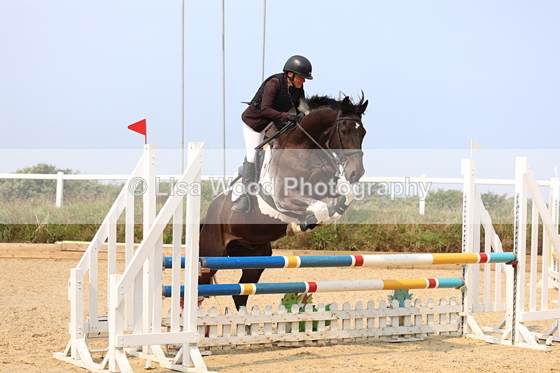 3E7A1311 - Class 4: Senior British Novice/90cm open