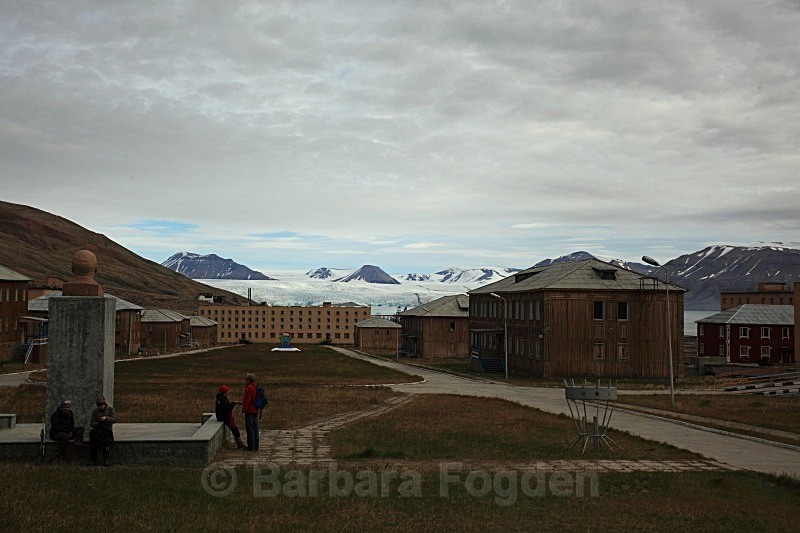 Pyramiden 8073 - Summer time