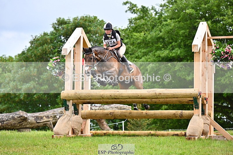 250524A-165327-15091 - C-274-Bizzy.Loffet-LONGBROOK.CHILLI.FLOWER