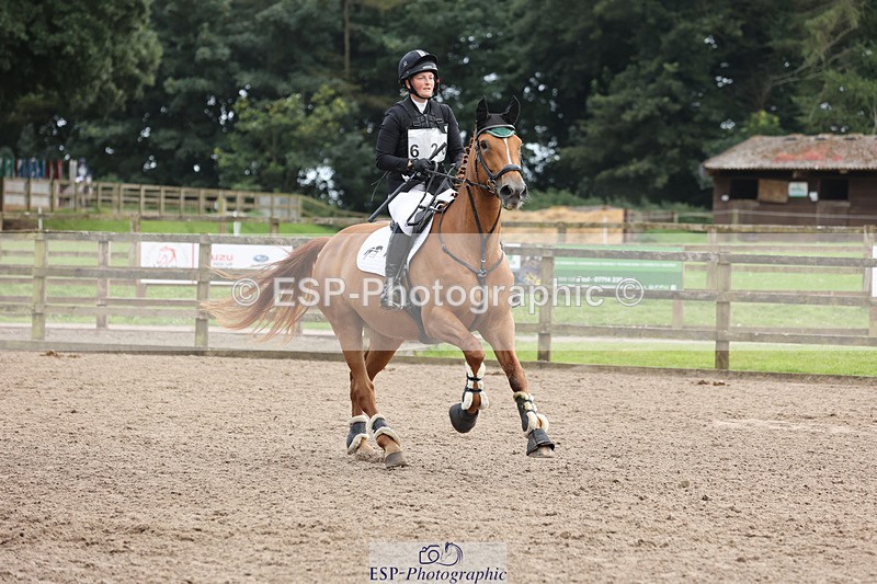 240804-152544-16477 - 620-Alana_Shapland-FOREVER_AUTUMN_DS