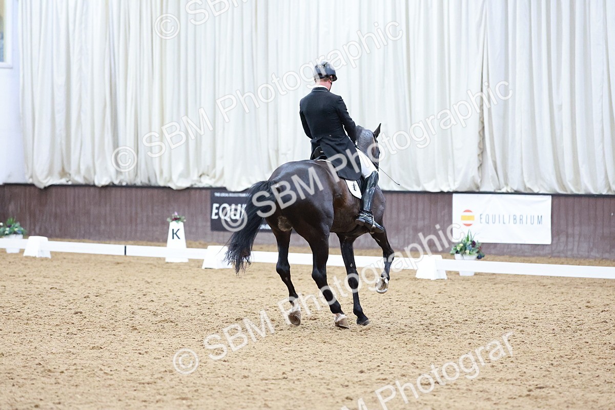 SBM_021467 - Class 14 - FEI Grand Prix - 17.40-18.34