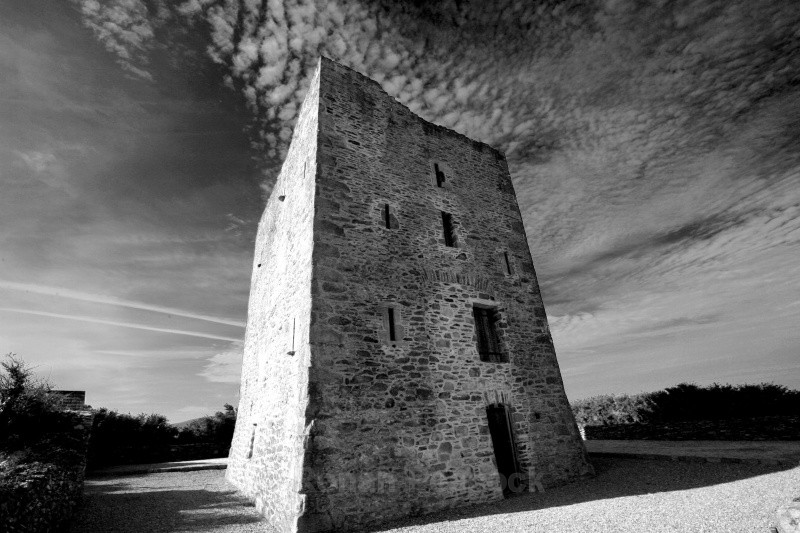 Gallarus Castle - Ruins and Not So Ruined