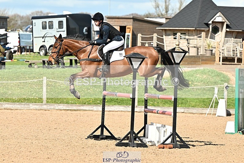 250416-151838-01680 - Cls 6 Foxhunter and 1.20m