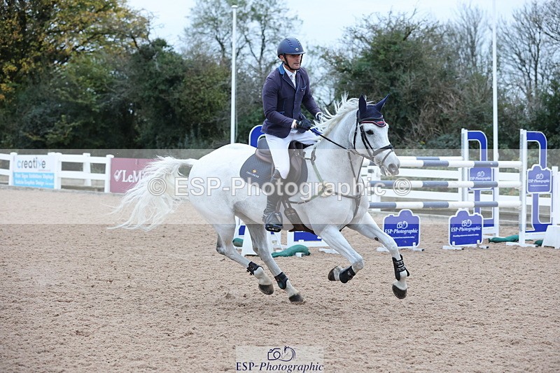 241101A-155936-03168 - FRI Cls 8 National 1.30m